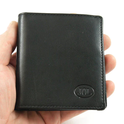 Sho-Gun Wallet by Jerry O’Connel & Propdog held in palm in closed position