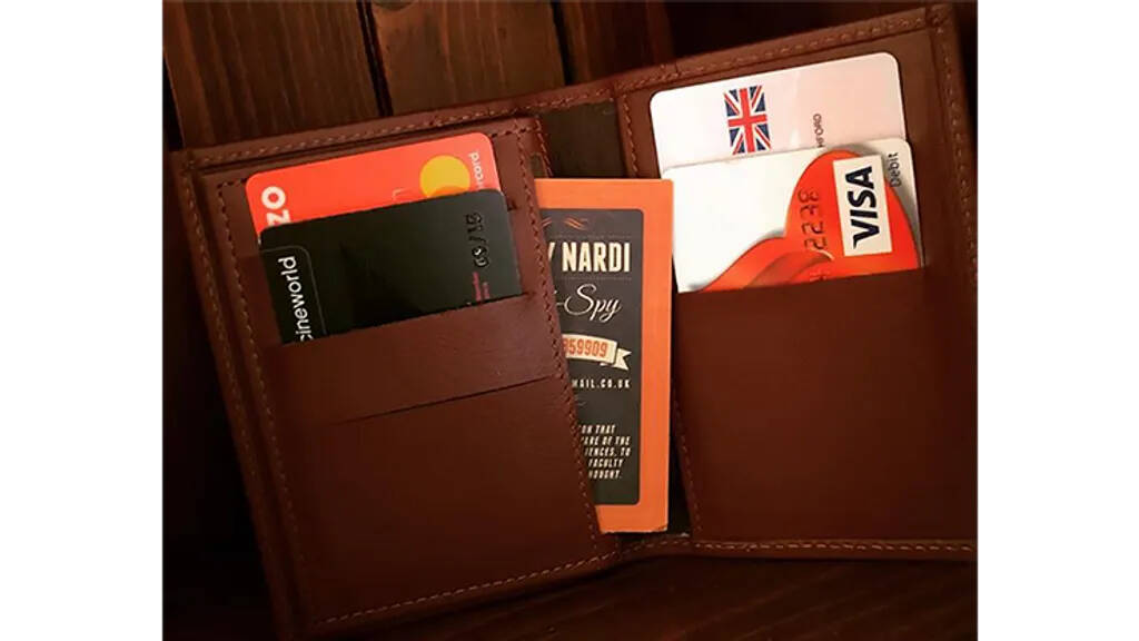 Stealth Assassin Wallet (V1.1) by Peter Nardi and Marc Spelmann brown with wallets inside